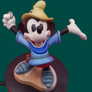 WDCC Mickey Mouse i let'em have it brave little taylor